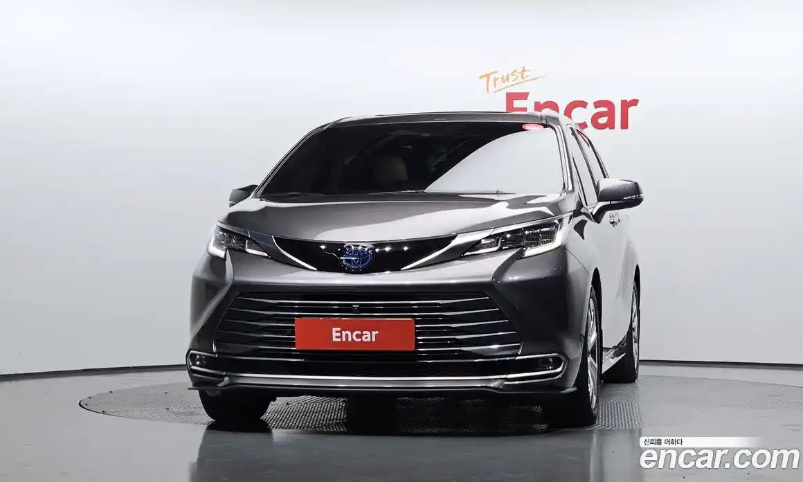 Toyota Sienna 2023 2.5 гидро, фото 3