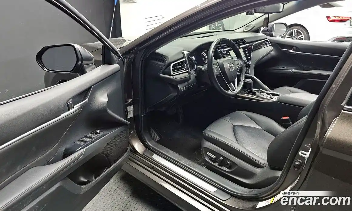 Toyota Camry 2018 2.5 гидро, фото 10