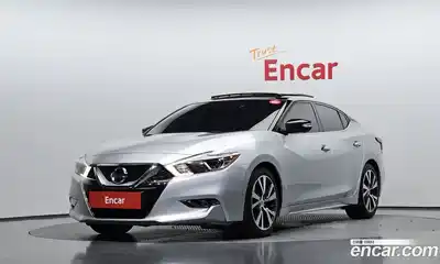 Nissan Maxima