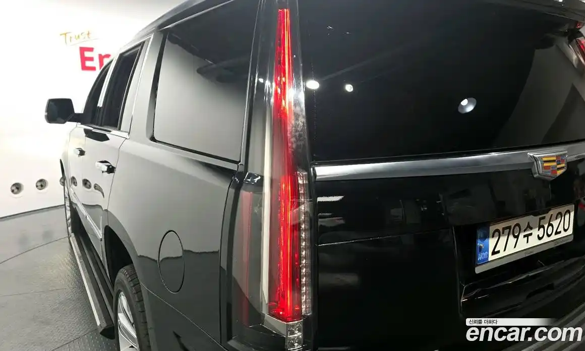 Cadillac Escalade 2020 6.2 гидро, фото 9