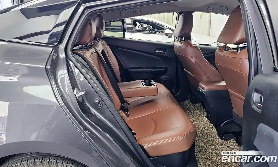 Toyota Prius 2017 1.8 гидро, фото 12
