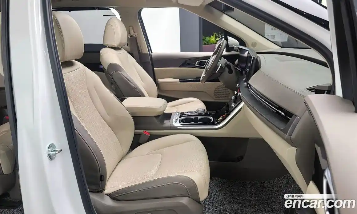 Kia Carnival 2023 2.2 автомат (гидро), фото 10