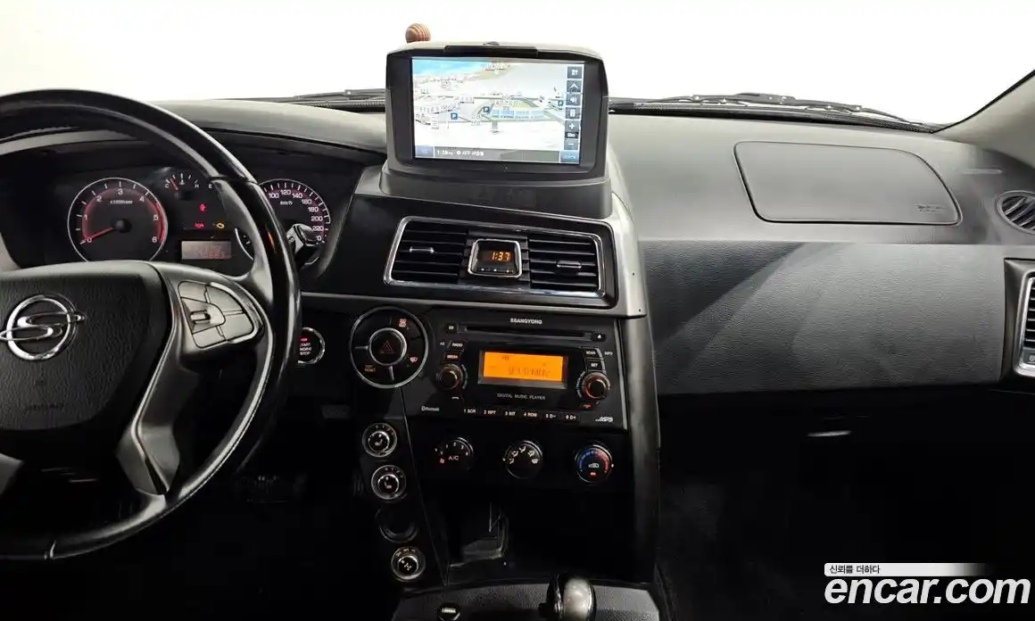 SsangYong Korando 2017 2.2 автомат (гидро), фото 14