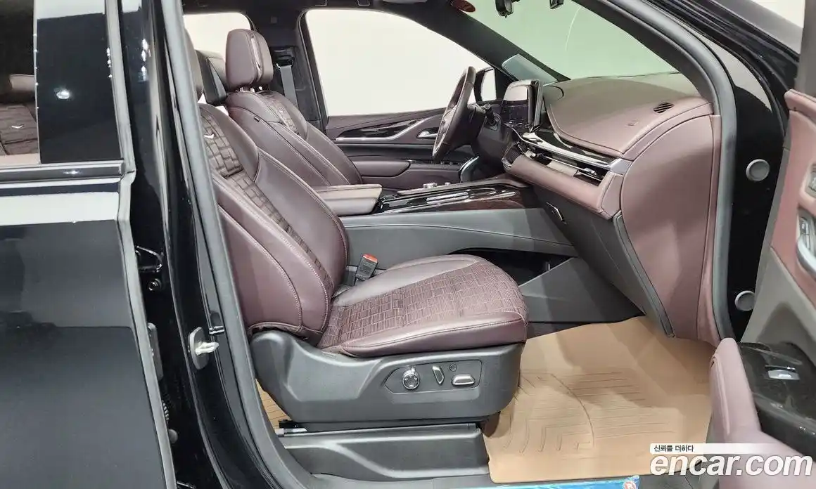 Cadillac Escalade 2024 6.2 гидро, фото 16