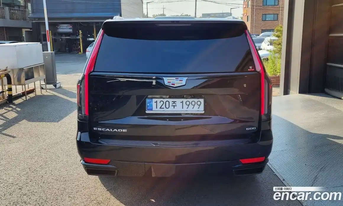 Cadillac Escalade 2024 6.2 гидро, фото 4