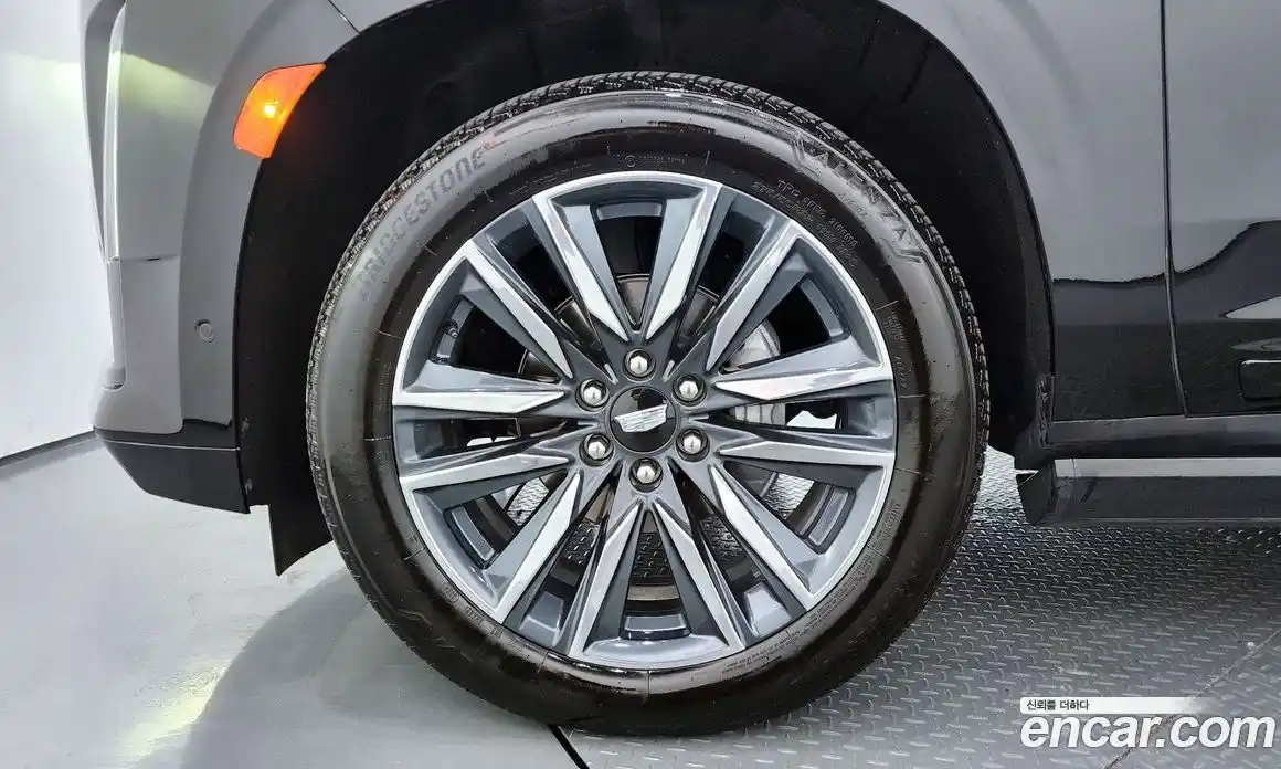 Cadillac Escalade 2024 6.2 гидро, фото 5