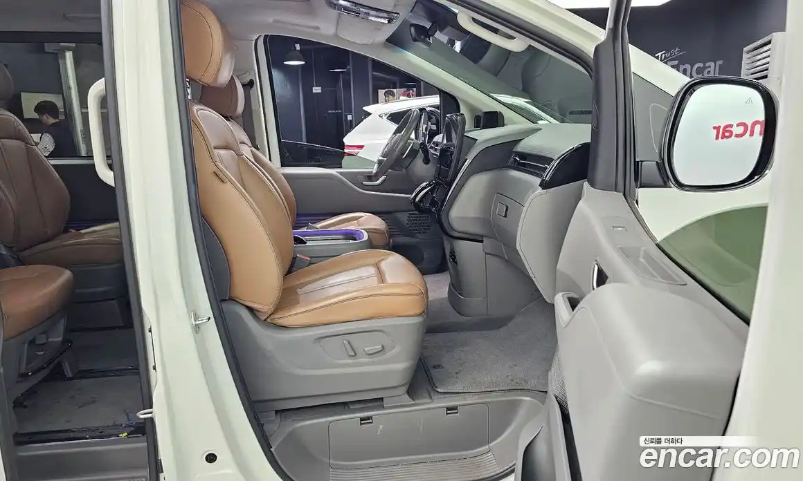 Hyundai Staria 2022 2.2 автомат (гидро), фото 16
