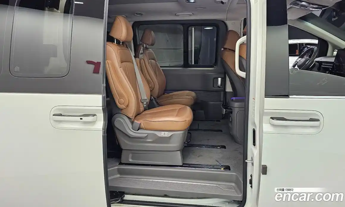 Hyundai Staria 2022 2.2 автомат (гидро), фото 18
