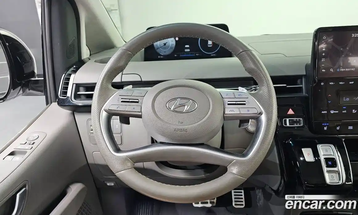 Hyundai Staria 2022 2.2 автомат (гидро), фото 19