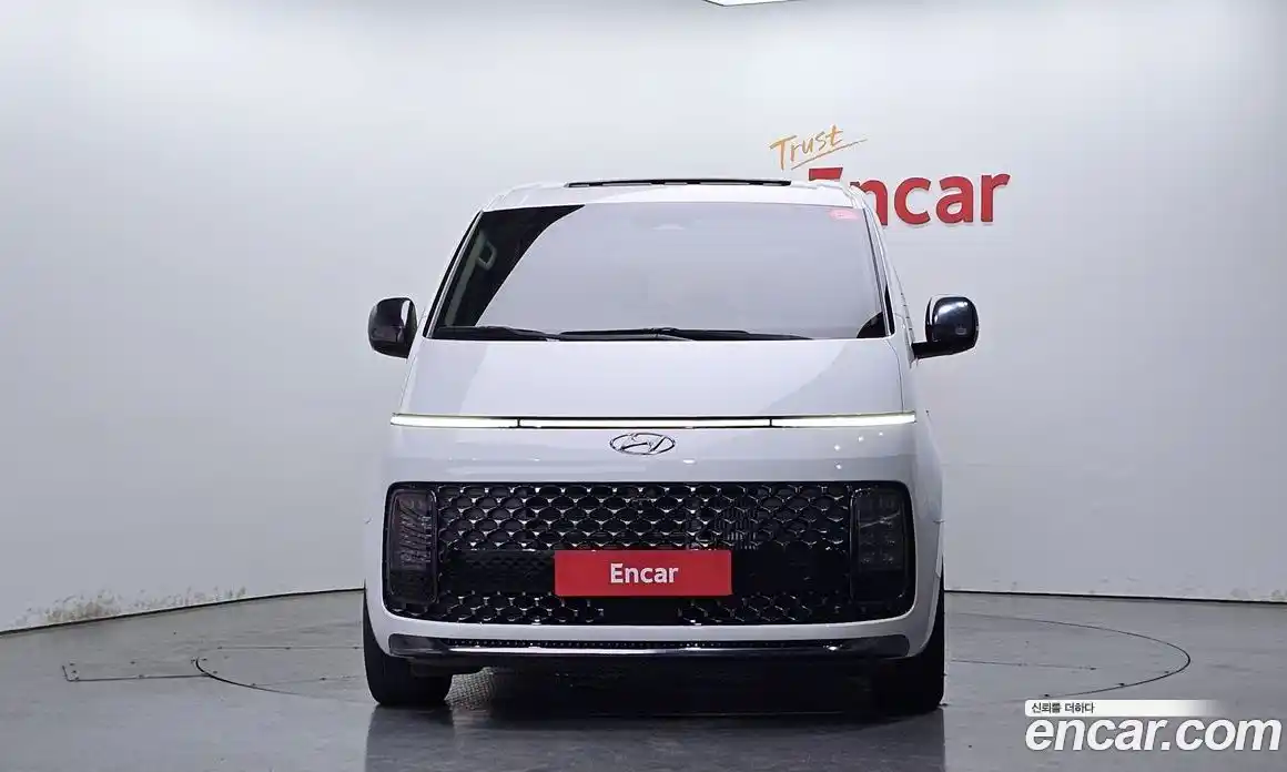 Hyundai Staria 2022 2.2 автомат (гидро), фото 3