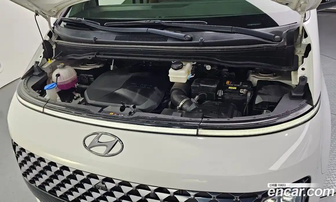 Hyundai Staria 2022 2.2 автомат (гидро), фото 6