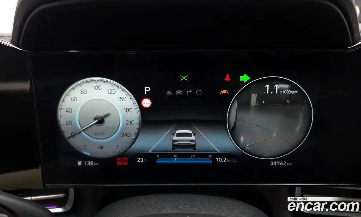 Hyundai Avante 2023 1.6 автомат (гидро), фото 11