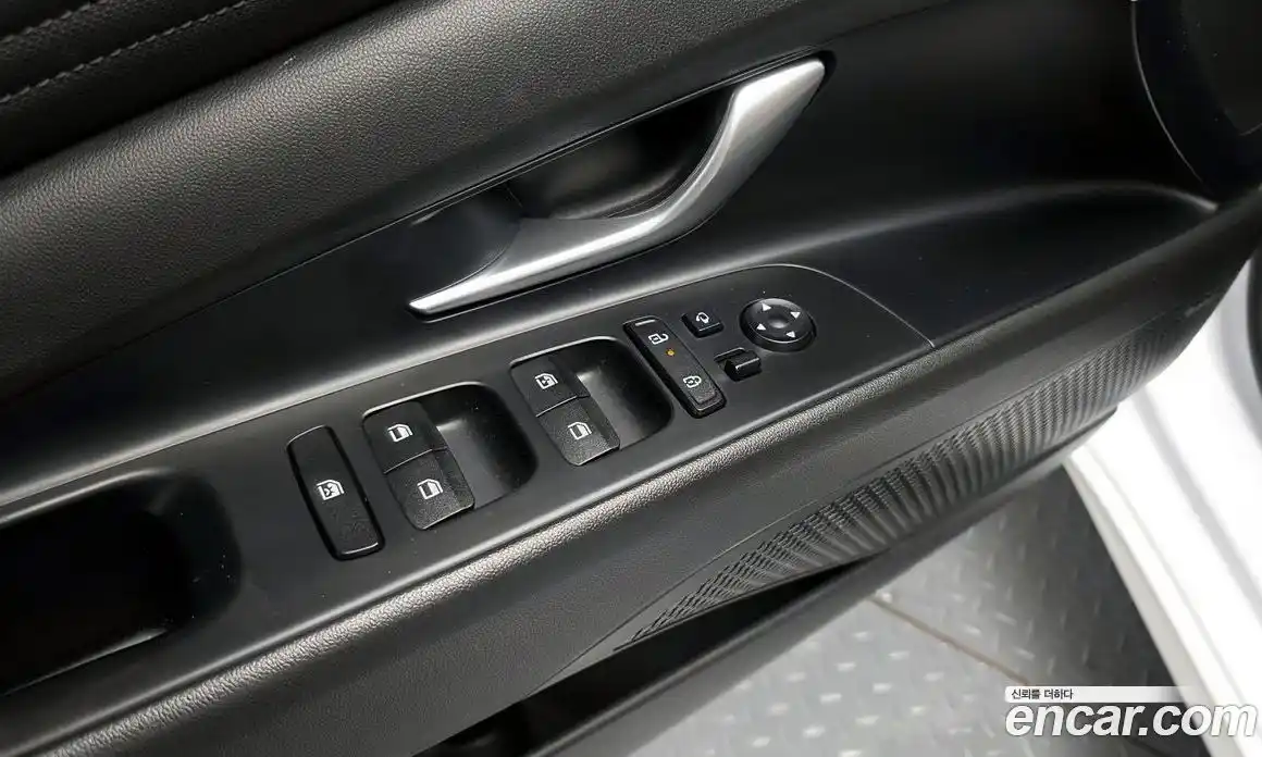 Hyundai Avante 2023 1.6 автомат (гидро), фото 30