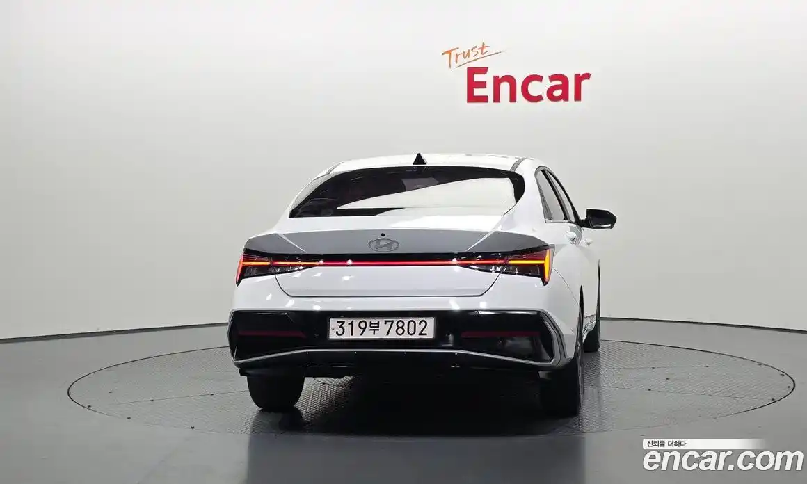 Hyundai Avante 2023 1.6 автомат (гидро), фото 4