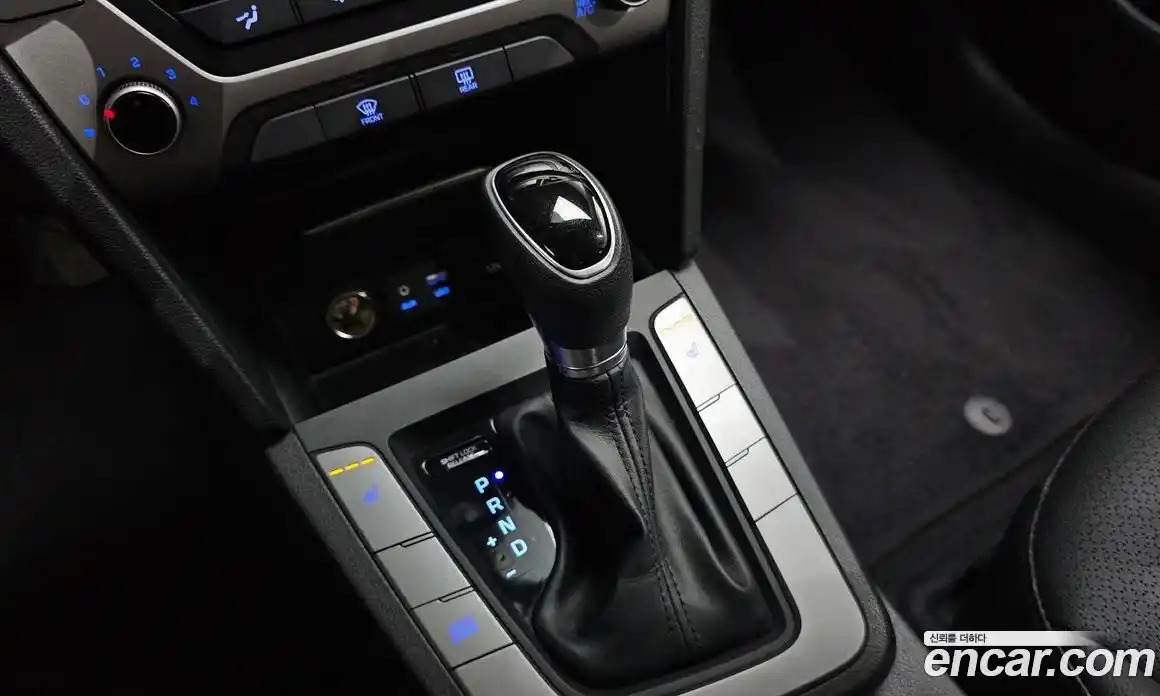 Hyundai Avante 2017 1.6 автомат (гидро), фото 12