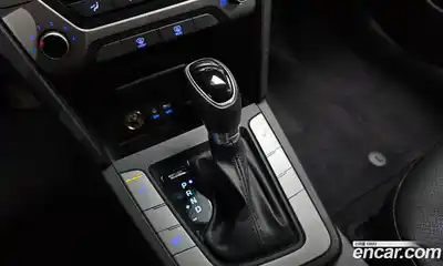 Hyundai Avante 2017 1.6 автомат (гидро), миниатюра 12