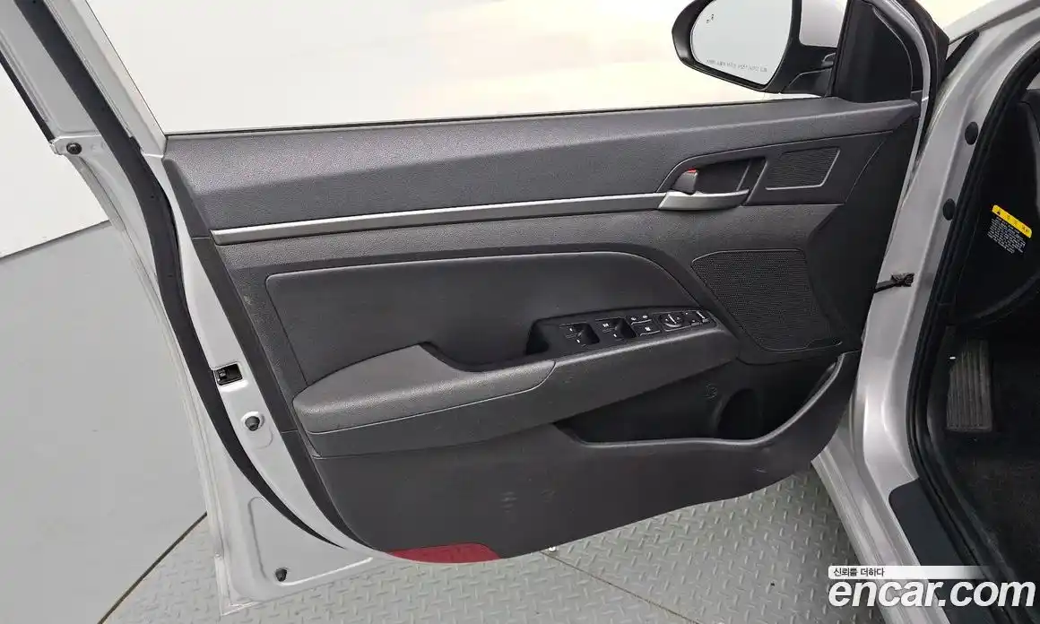 Hyundai Avante 2017 1.6 автомат (гидро), фото 14