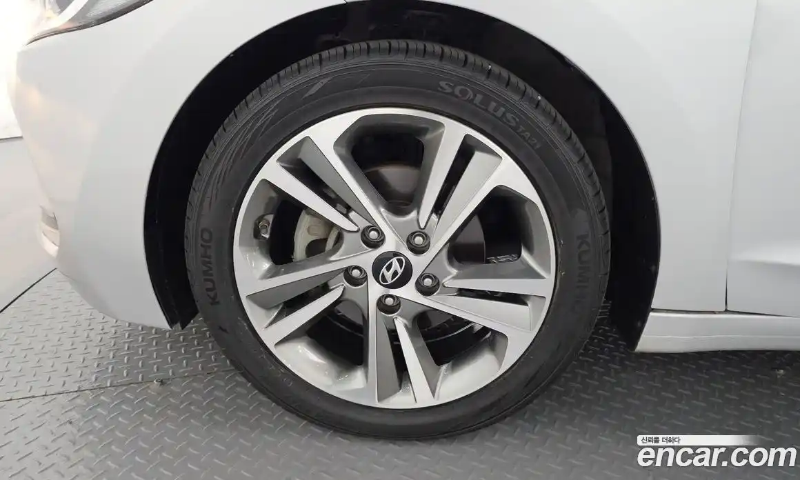 Hyundai Avante 2017 1.6 автомат (гидро), фото 5