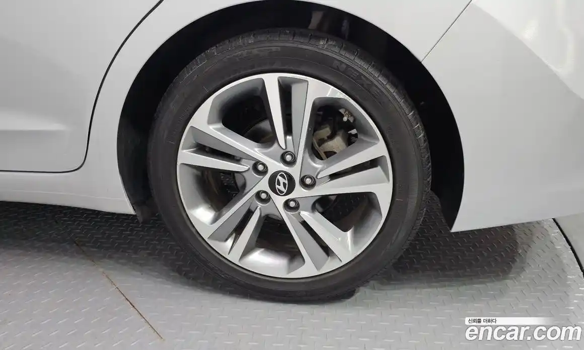 Hyundai Avante 2017 1.6 автомат (гидро), фото 7