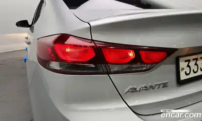 Hyundai Avante 2017 1.6 автомат (гидро), миниатюра 9