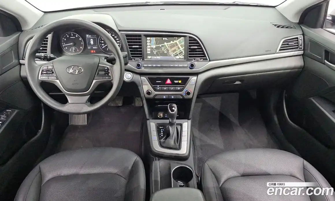 Hyundai Avante 2017 1.6 автомат (гидро), фото 10