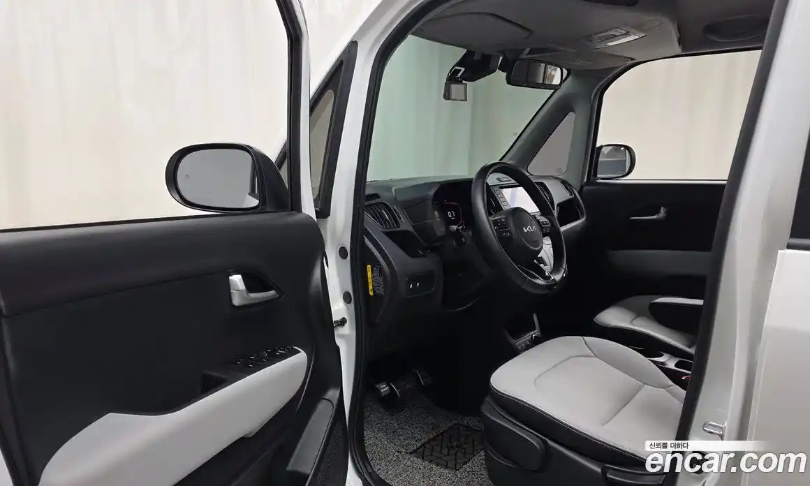 Kia Ray 2023 1.0 автомат (гидро), фото 13
