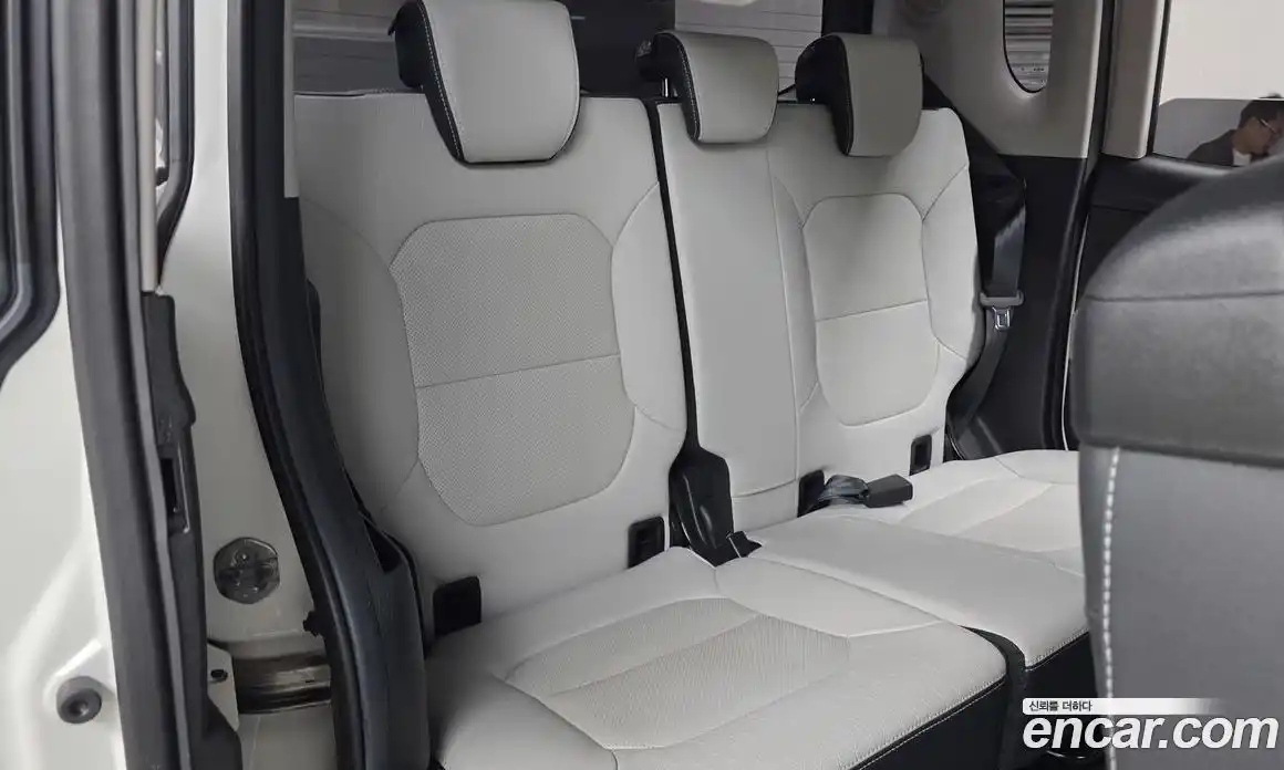 Kia Ray 2023 1.0 автомат (гидро), фото 17