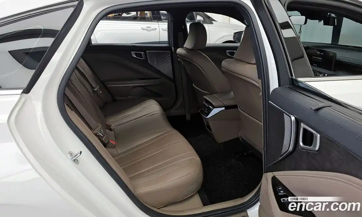 Kia K8 2024 2.5 автомат (гидро), фото 18