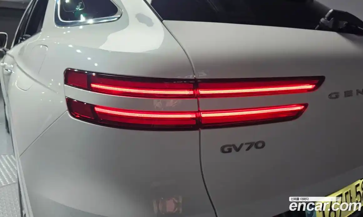 Genesis GV70 2021 2.2 автомат (гидро), фото 9