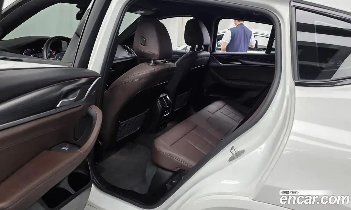BMW X4 2023 2.0 автомат (гидро), фото 16