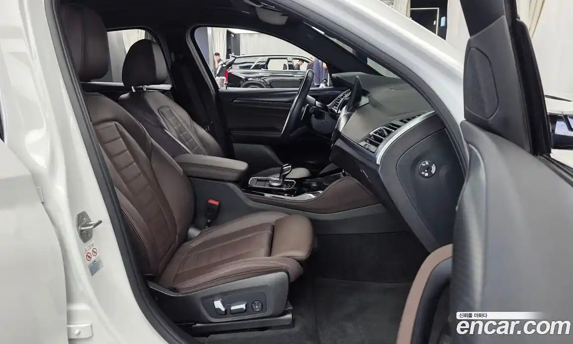 BMW X4 2023 2.0 автомат (гидро), фото 17