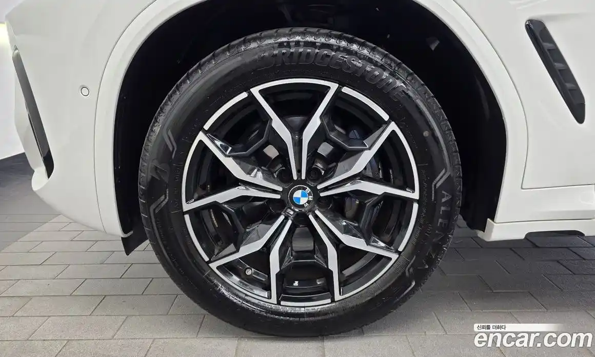 BMW X4 2023 2.0 автомат (гидро), фото 5
