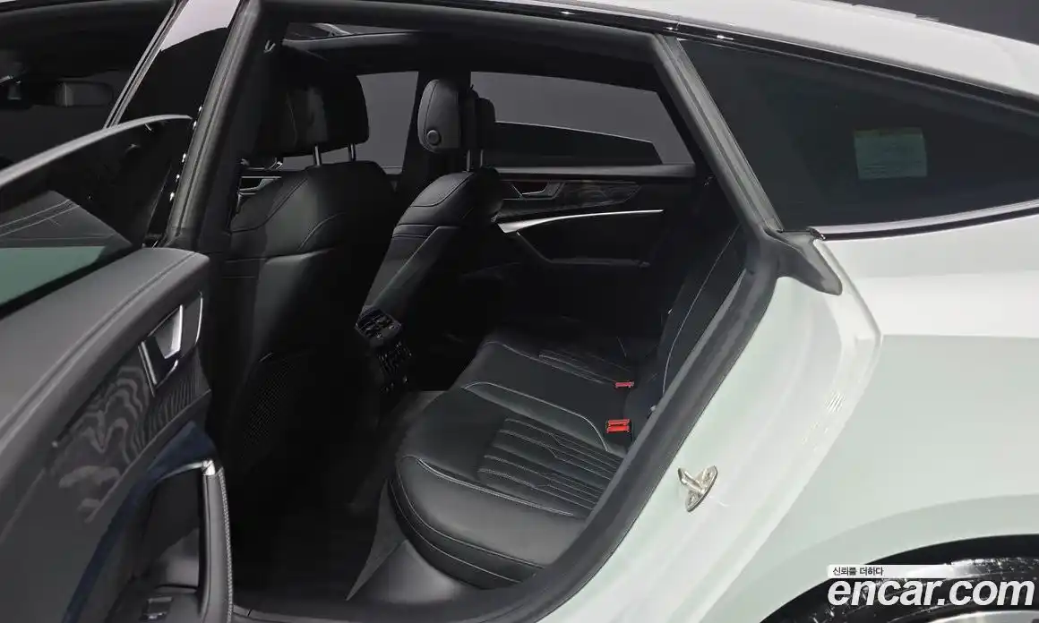 Audi A7 2025 3.0 автомат (гидро), фото 16