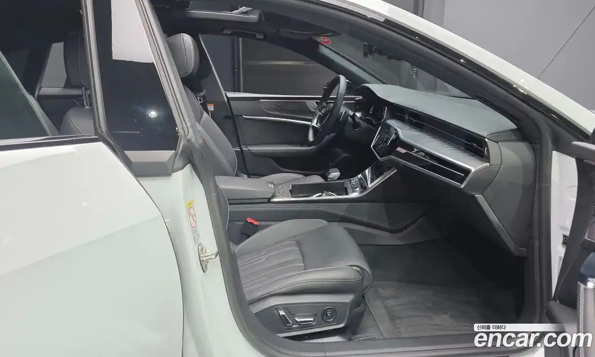 Audi A7 2025 3.0 автомат (гидро), фото 17