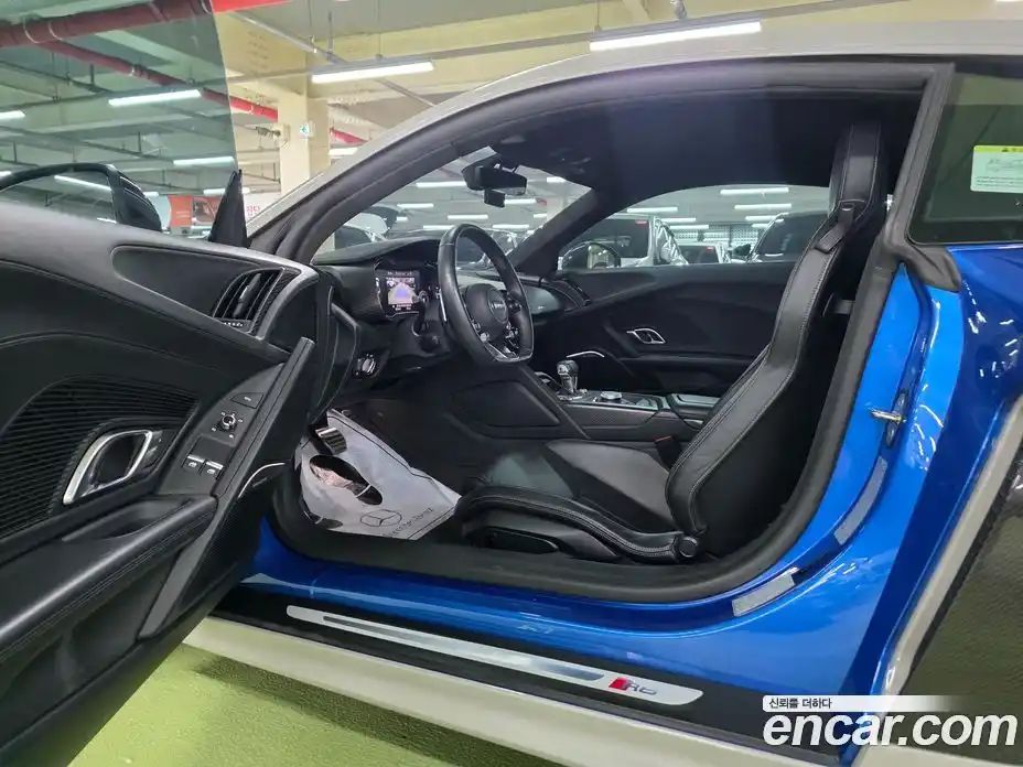 Audi R8 2017 5.2 автомат (гидро), фото 13