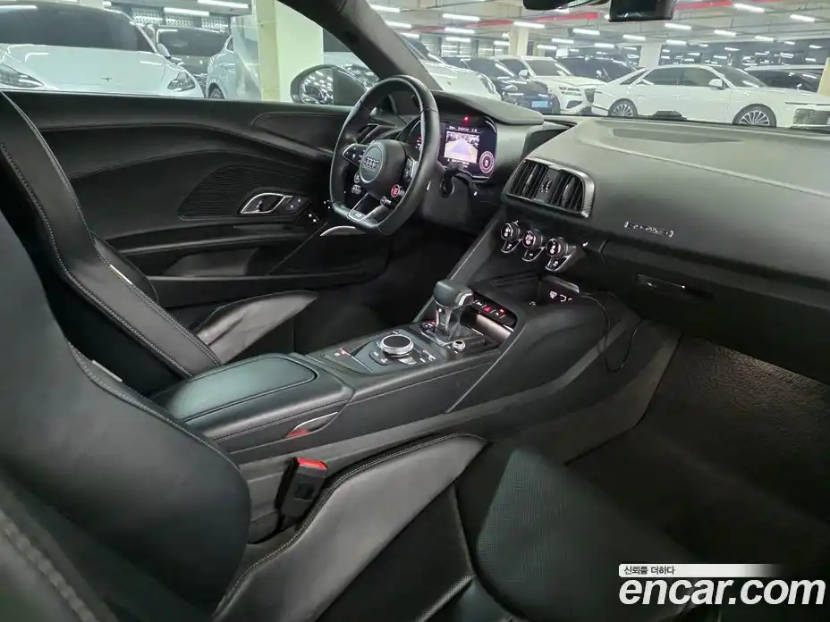 Audi R8 2017 5.2 автомат (гидро), фото 18