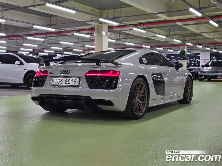 Audi R8 2017 5.2 автомат (гидро), фото 5