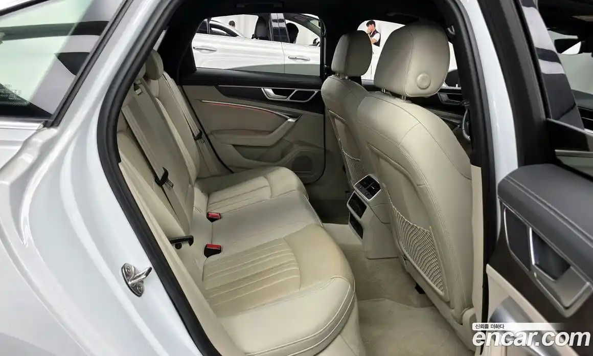 Audi A6 2021 3.0 автомат (гидро), фото 12