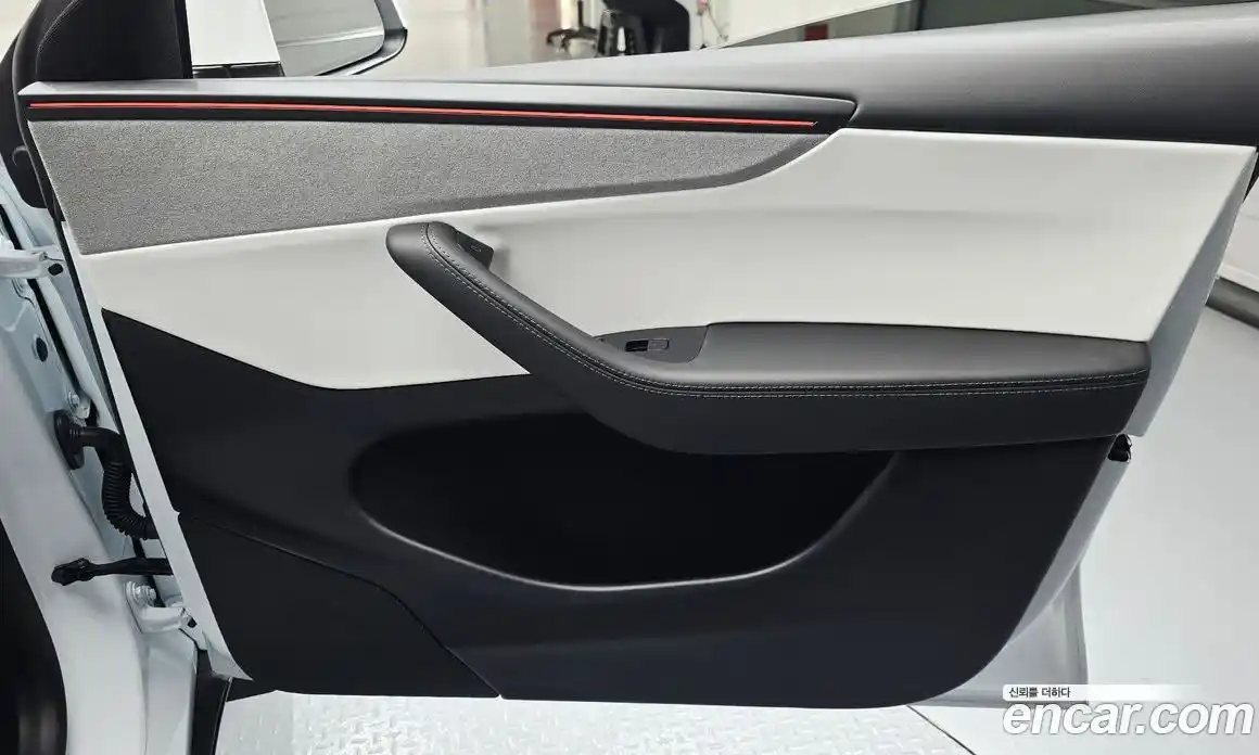 Tesla Model Y 2025 0.2 гидро, фото 15