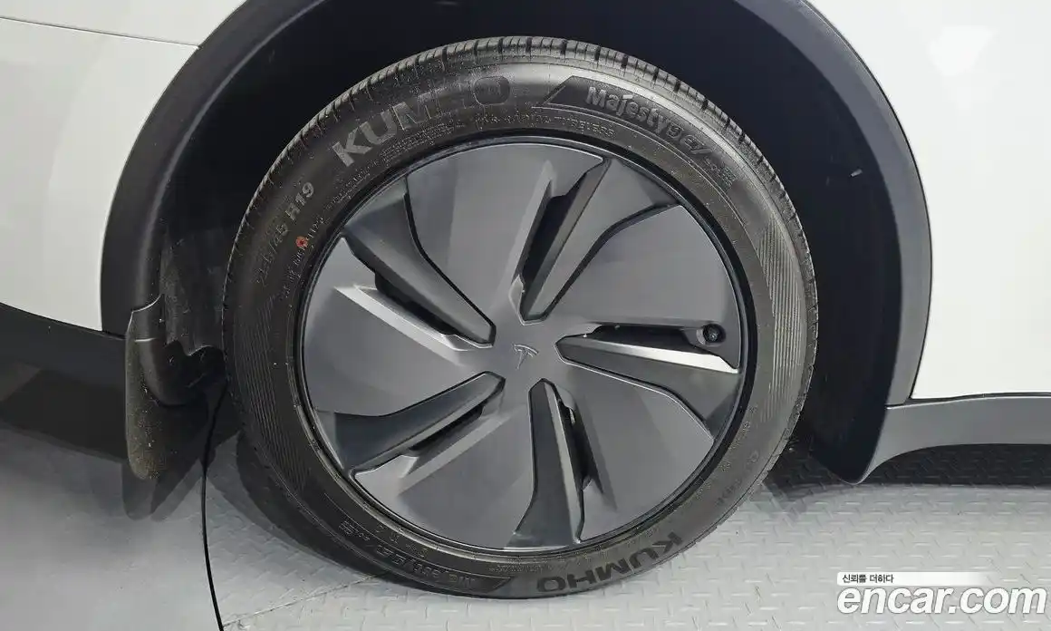 Tesla Model Y 2025 0.2 гидро, фото 5