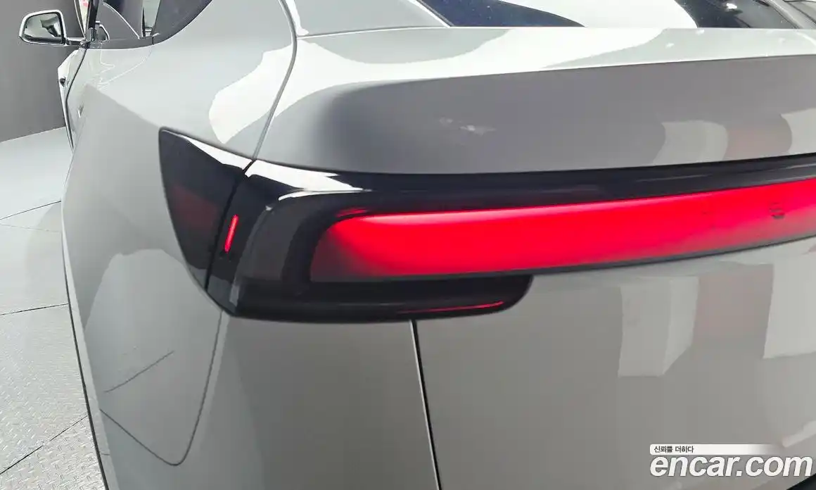 Tesla Model Y 2025 0.2 гидро, фото 9