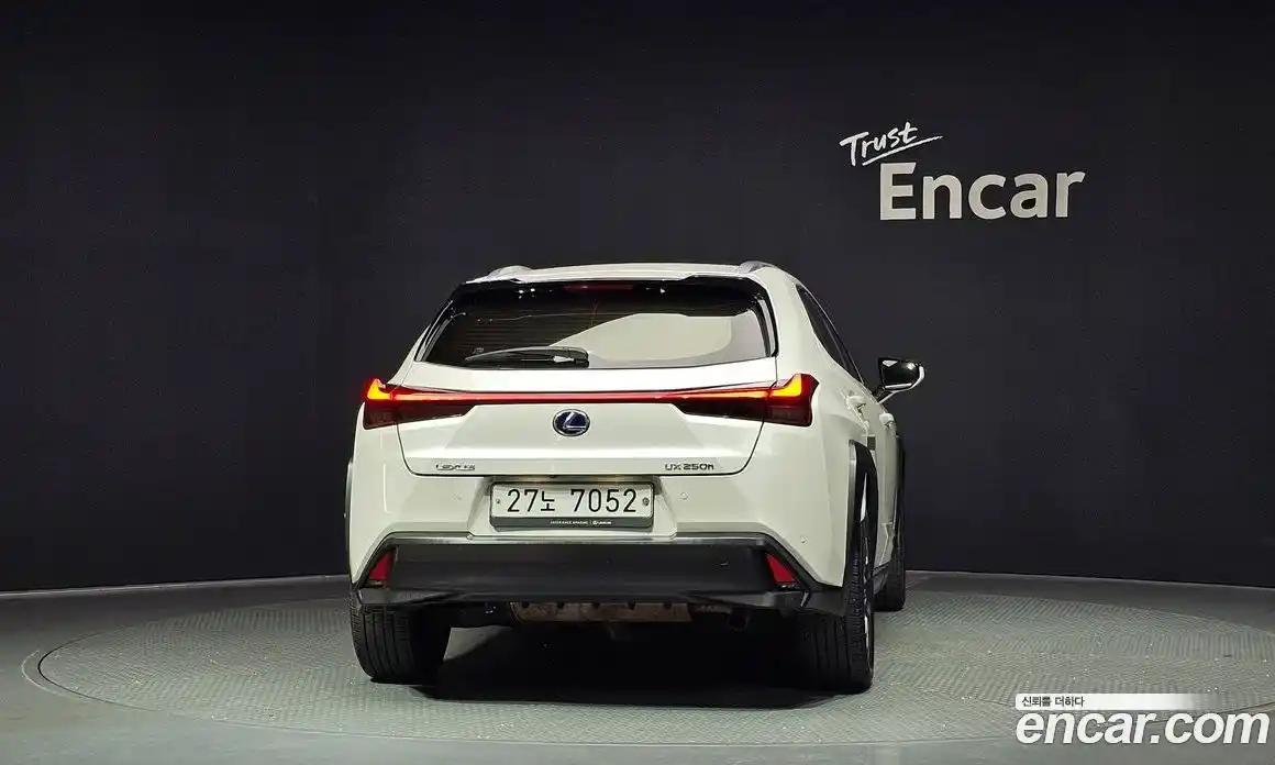 Lexus UX 2019 2.0 гидро, фото 4