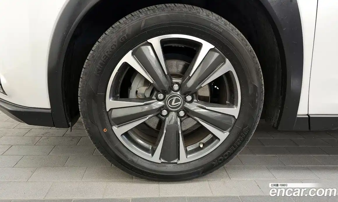 Lexus UX 2019 2.0 гидро, фото 5