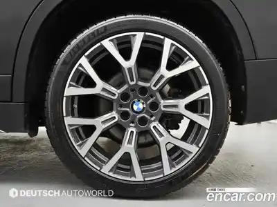 BMW X1 2022 2.0 автомат (гидро), миниатюра 5
