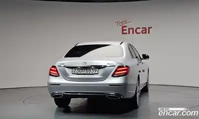 Mercedes-Benz E-Class 2020 2.0 автомат (гидро), миниатюра 4