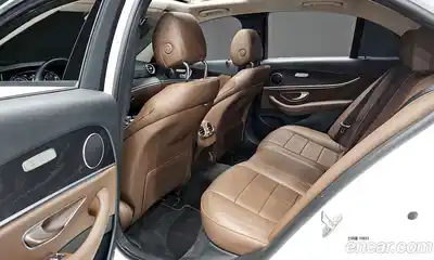 Mercedes-Benz E-Class 2017 1.9 автомат (гидро), миниатюра 11