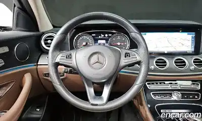 Mercedes-Benz E-Class 2017 1.9 автомат (гидро), миниатюра 12