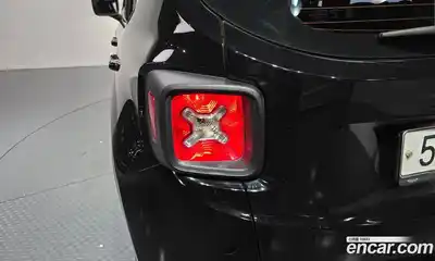 Jeep Renegade 2018 2.4 автомат (гидро), миниатюра 9