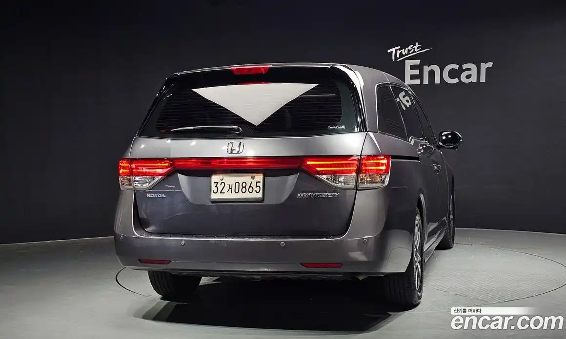 Honda Odyssey 2016 3.5 автомат (гидро), фото 4