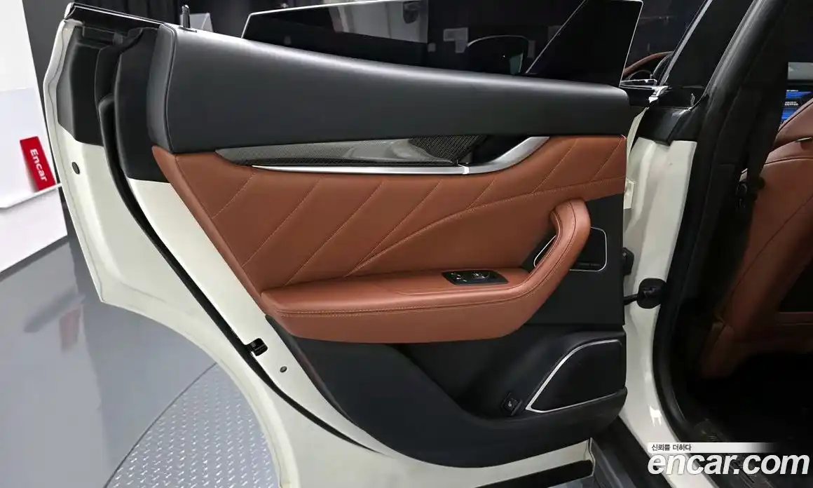 Maserati Levante 2019 3.0 гидро, фото 14